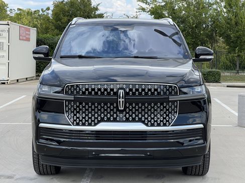 New 2025 Lincoln Navigator L Reserve image 13