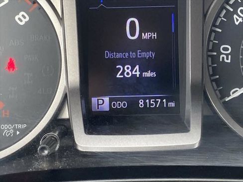 Certified 2017 Toyota Tacoma SR5 w/ Tow Package image 15