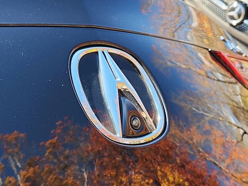 Certified 2025 Acura TLX w/ Technology Package image 31