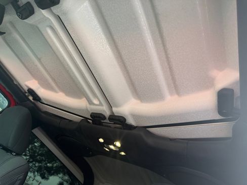 Used 2021 Jeep Wrangler Sport image 33