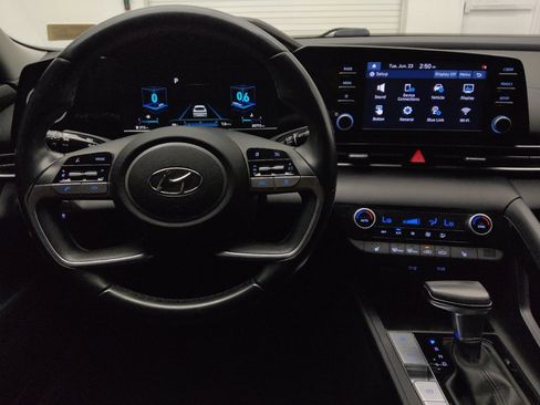 Used 2021 Hyundai Elantra SEL w/ Convenience Package FWD image 22