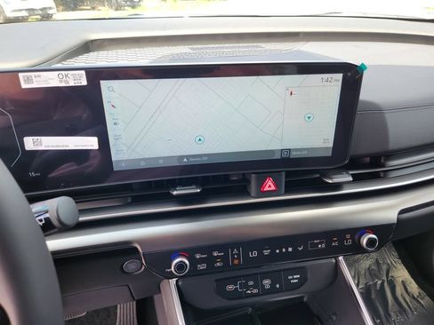 New 2027 Kia Carnival SX w/ Dark Edition Package FWD image 18