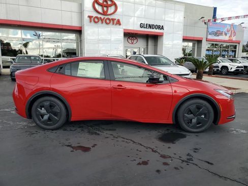 New 2026 Toyota Prius Plug-In Hybrid image 2