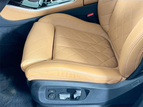 Used 2025 BMW X5 xDrive40i w/ M Sport Package image 19