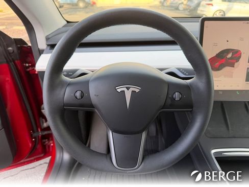 Used 2025 Tesla Model Y Long Range RWD image 17