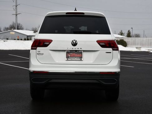 Used 2022 Volkswagen Tiguan SE image 6