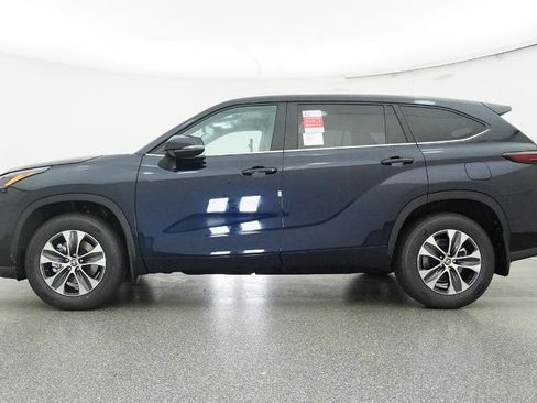 New 2026 Toyota Highlander XLE image 40