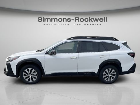Used 2024 Subaru Outback Premium AWD/4WD image 2