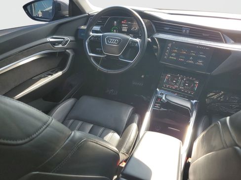 Used 2021 Audi e-tron Prestige w/ Prestige Package image 12