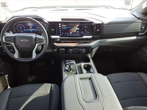 Used 2022 Chevrolet Silverado 1500 LT Trail Boss w/ Convenience Package II image 12