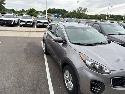 Used 2017 Kia Sportage LX w/ LX Popular Package AWD/4WD image 2