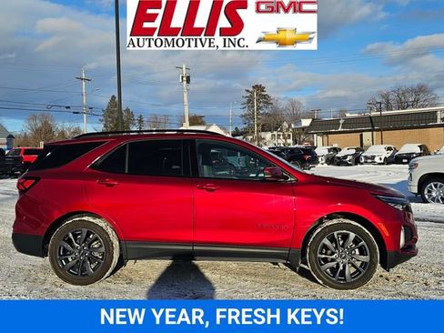 Used 2023 Chevrolet Equinox RS image 4
