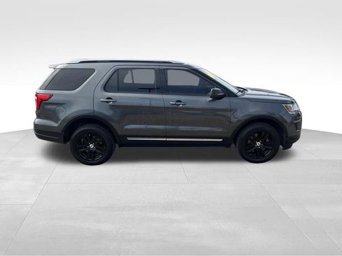 Used 2019 Ford Explorer XLT AWD/4WD image 8