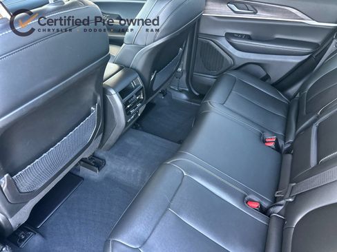 Used 2023 Jeep Grand Cherokee Limited AWD/4WD image 13
