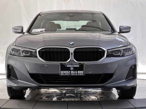 Used 2025 BMW 330i Sedan w/ Convenience Package RWD image 5