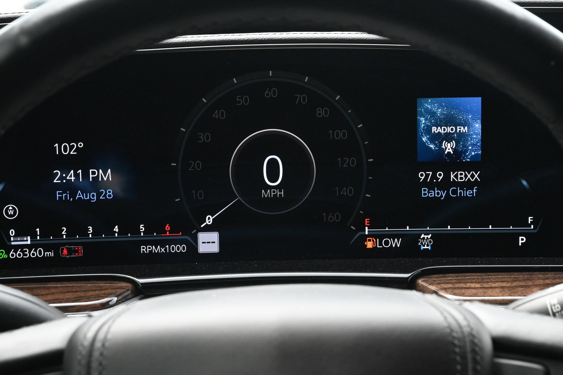 Used 2022 Cadillac Escalade Sport Platinum w/ LPO, ONYX Package AWD/4WD image 12