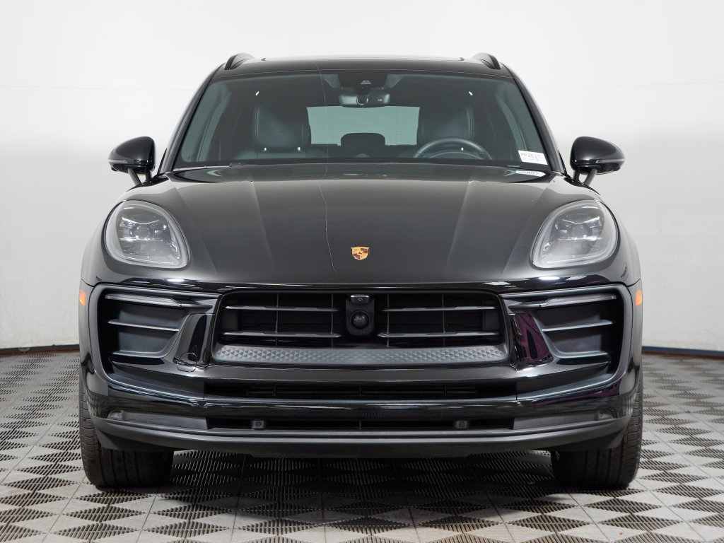 Certified 2025 Porsche Macan w/ Premium Package Plus AWD/4WD image 10
