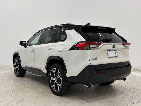 Used 2022 Toyota RAV4 XSE w/ Weather Package AWD/4WD image 3