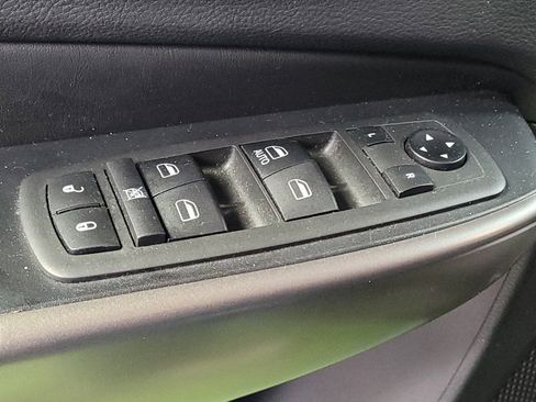 Used 2019 Jeep Cherokee Latitude w/ Popular Appearance Group image 27