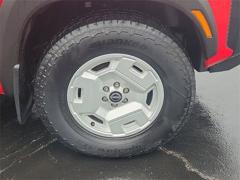 Certified 2024 Nissan Frontier SV w/ Hardbody Edition image 10