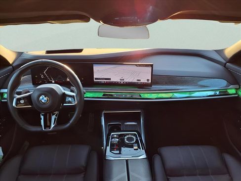 Used 2024 BMW 740i image 16