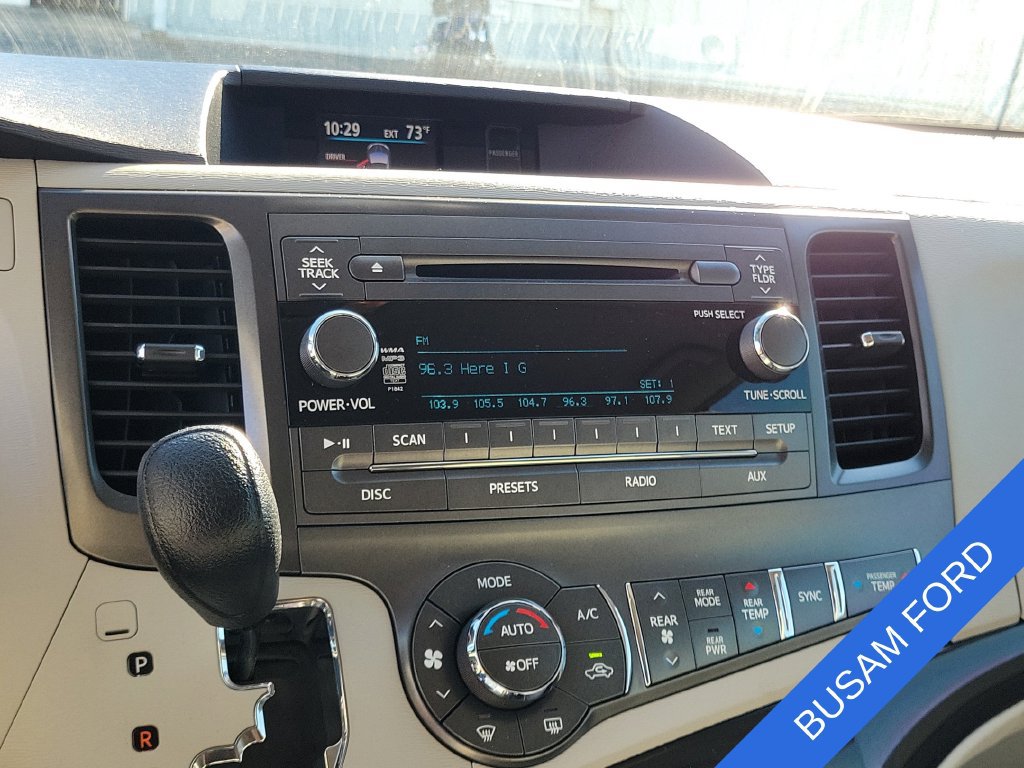 Used 2014 Toyota Sienna LE FWD image 25
