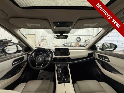 Used 2023 Nissan Rogue SL w/ SL Premium Package image 41