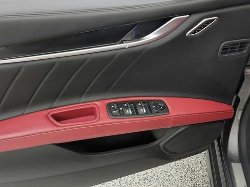Used 2023 Maserati Ghibli Modena RWD image 19