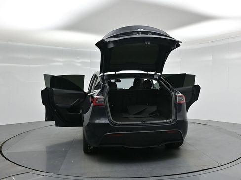 Used 2024 Tesla Model Y Long Range image 29