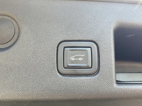 Used 2023 Chevrolet Equinox LT FWD image 10