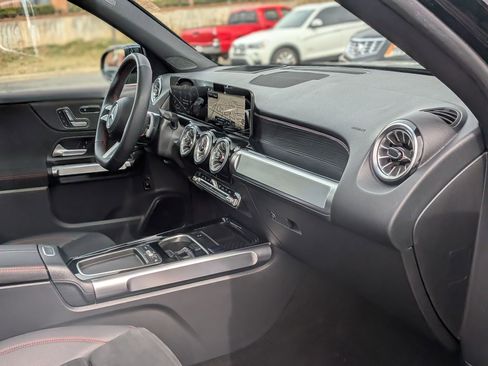 Certified 2025 Mercedes-Benz GLB 250 4MATIC image 41