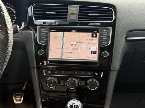 Used 2017 Volkswagen Golf R 4-Door image 13