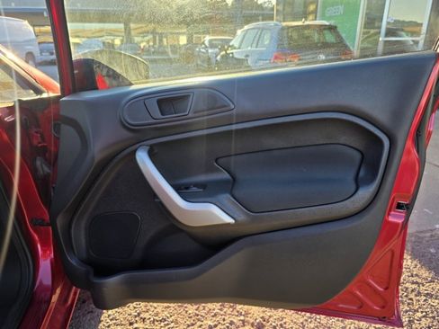 Used 2011 Ford Fiesta SE w/ Super Fuel Economy Pkg image 13