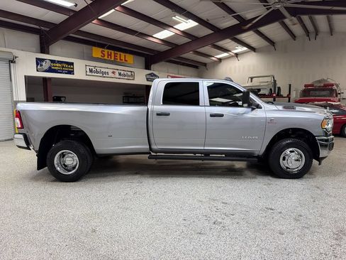 Used 2022 RAM 3500 Tradesman AWD/4WD image 9