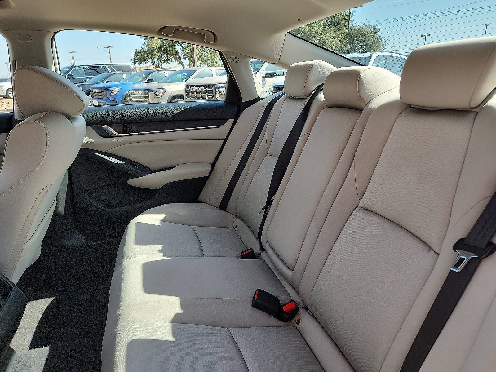 Used 2019 Honda Accord EX image 11