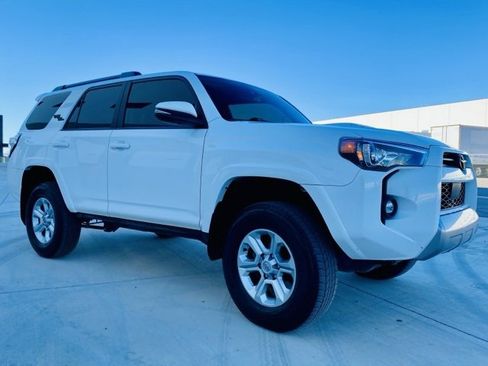 Used 2022 Toyota 4Runner TRD Off-Road Premium image 3