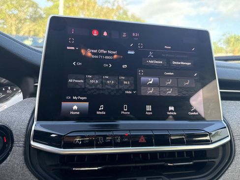 Certified 2024 Jeep Compass Latitude image 21