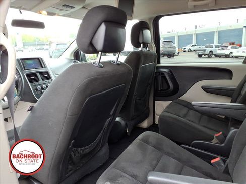 Used 2016 Dodge Grand Caravan SXT w/ Rear Park Assist Package FWD image 25