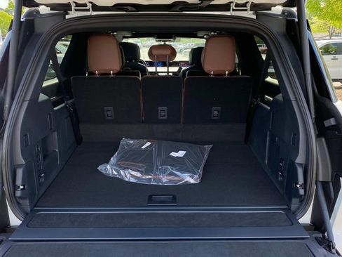New 2026 Lincoln Navigator L Reserve AWD/4WD image 27