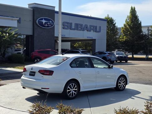 Used 2016 Volkswagen Jetta SE FWD image 5