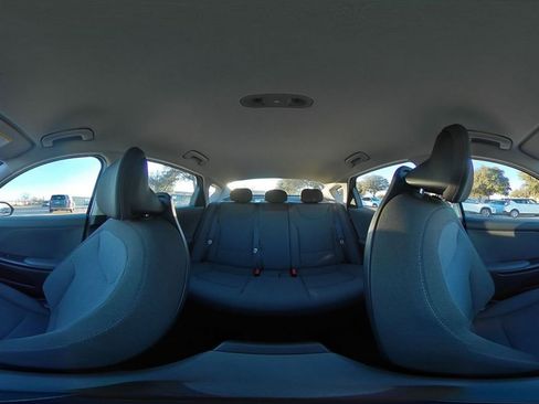 Used 2025 Kia K4 LXS image 44