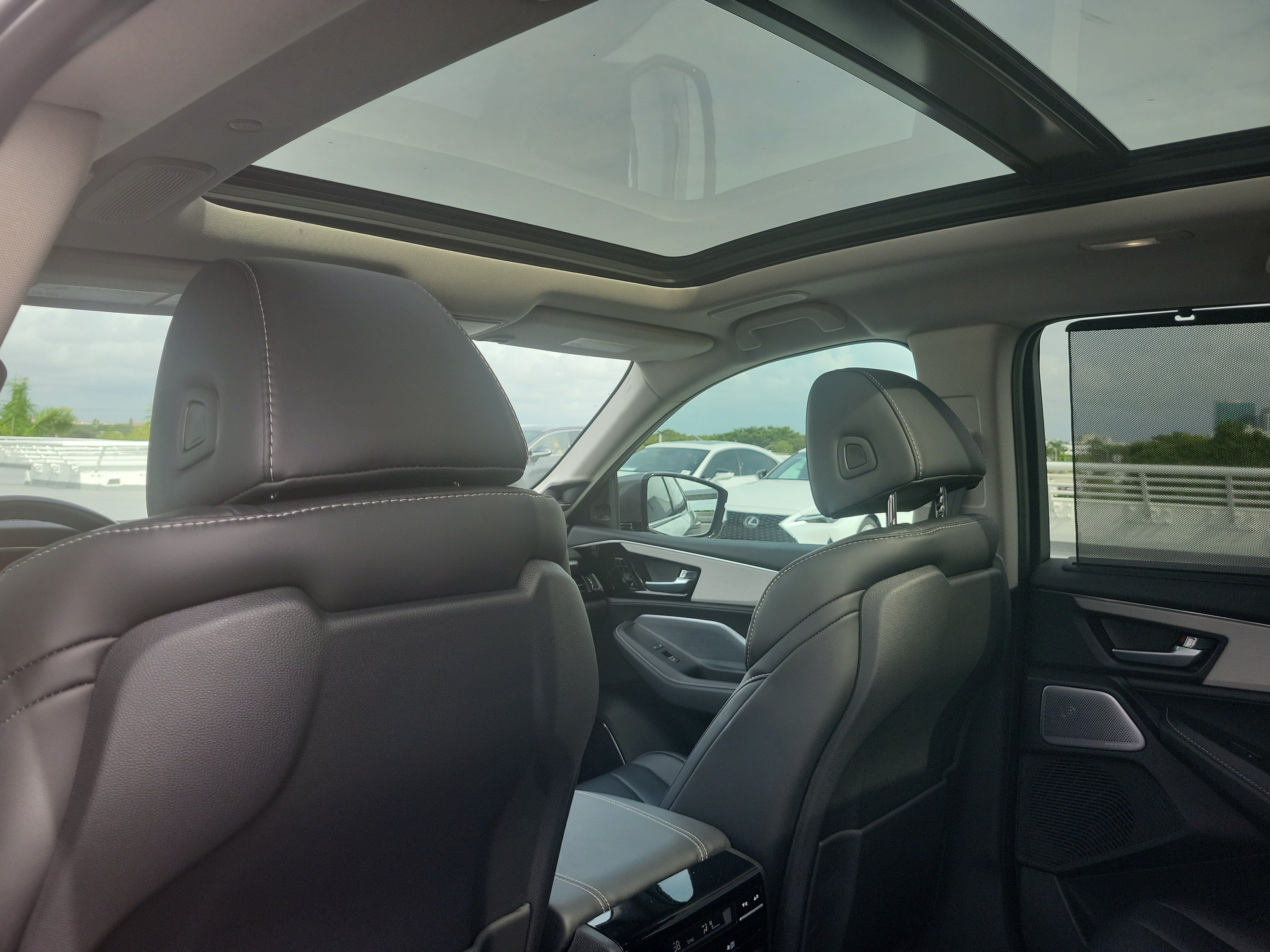 Used 2025 Acura MDX w/ Technology Package FWD image 14