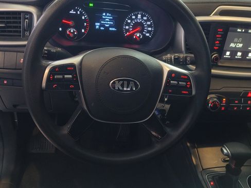 Used 2020 Kia Sorento LX image 14
