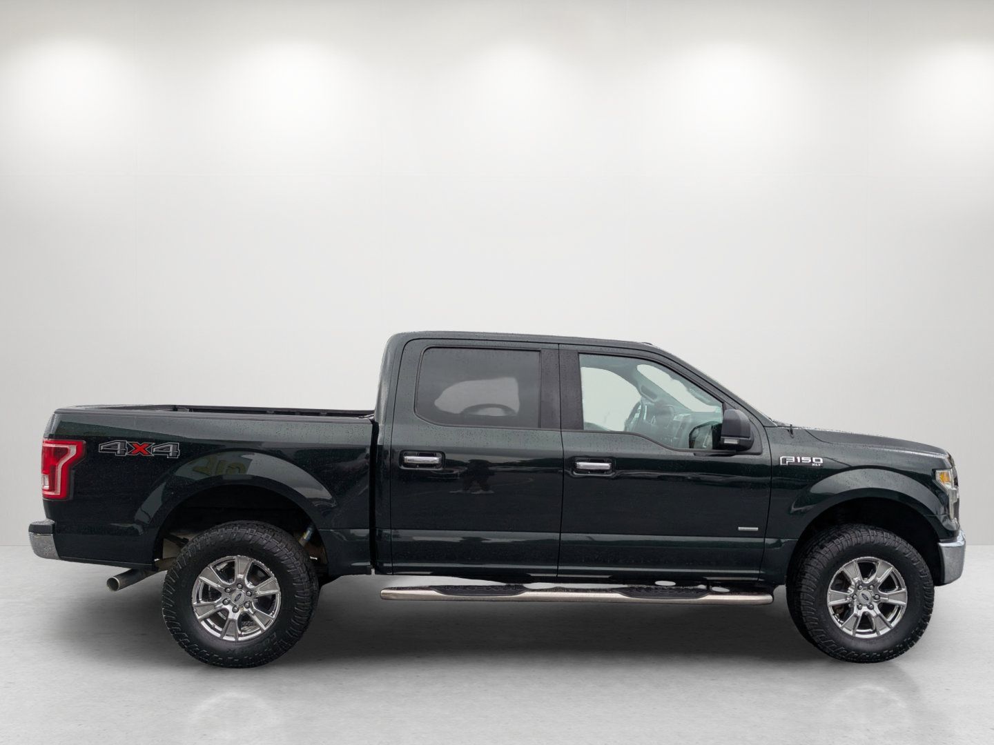 Used 2016 Ford F150 XLT w/ Equipment Group 302A Luxury AWD/4WD image 4