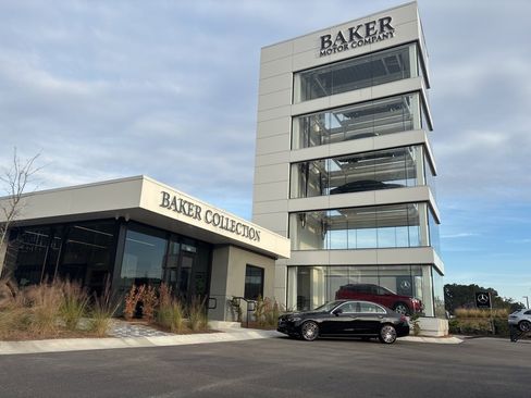 Used 2023 Mercedes-Benz C 300 C 300 image 2