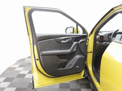 Certified 2024 Chevrolet Blazer RS w/ Driver Confidence II Package image 5