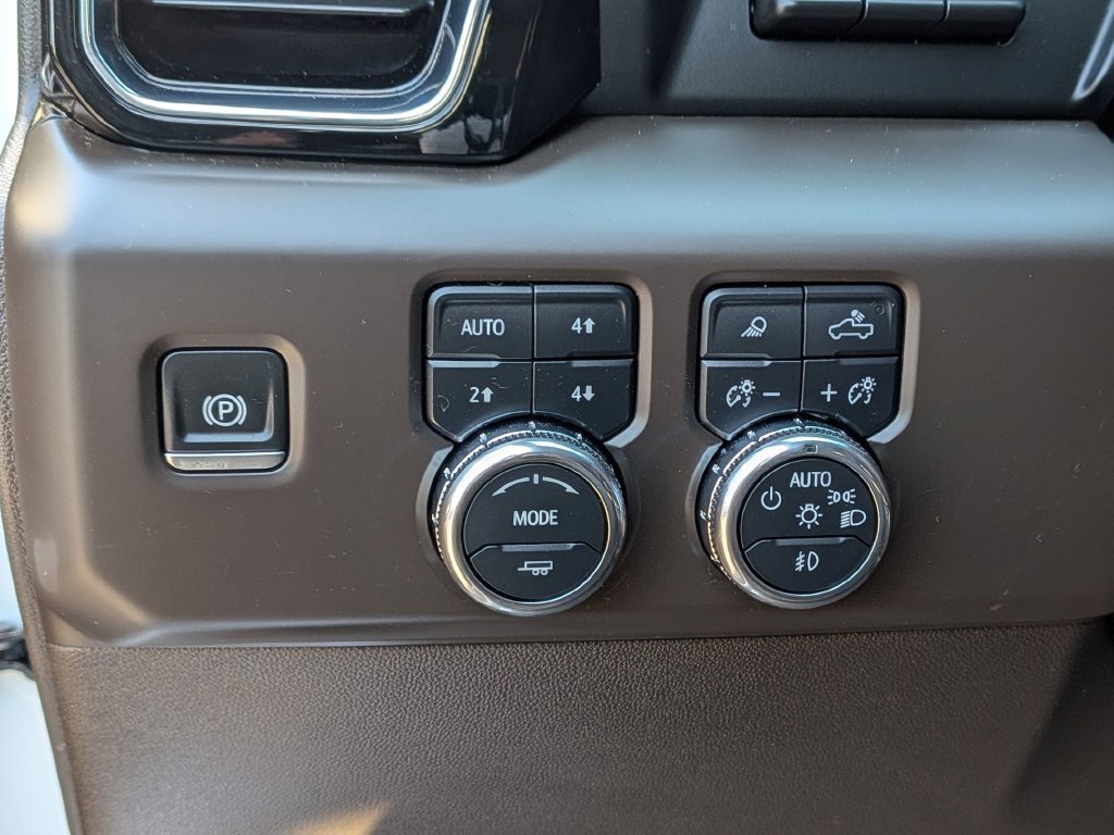 Used 2024 GMC Sierra 1500 Denali w/ Denali Reserve Package AWD/4WD image 19