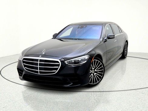 Used 2022 Mercedes-Benz S 500 4MATIC image 2