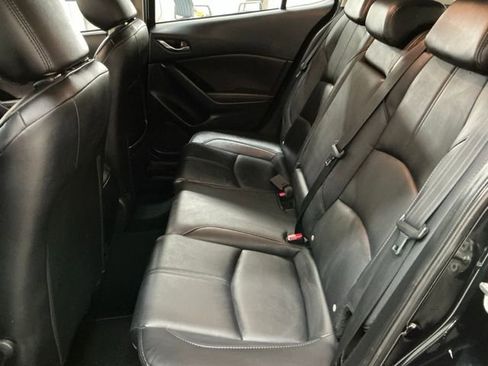 Used 2018 MAZDA MAZDA3 Touring image 11