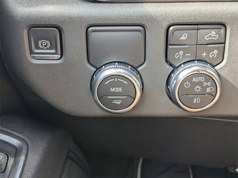 Used 2023 GMC Sierra 1500 SLT image 26